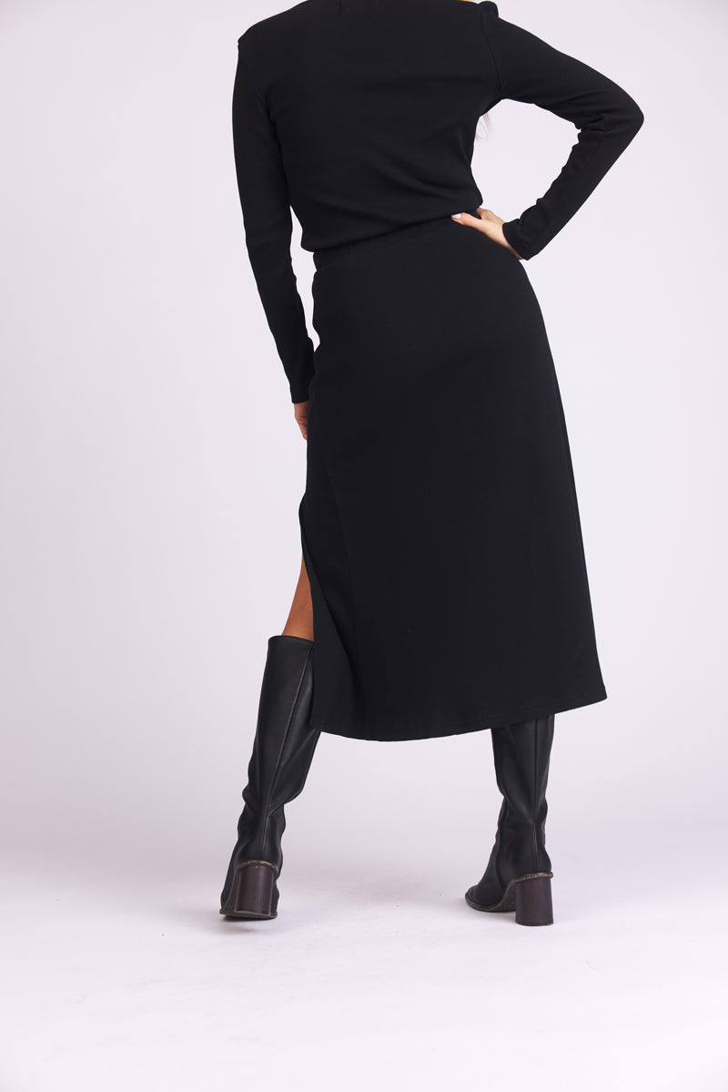 Black Blake skirt made of organic cotton from Baige the Label