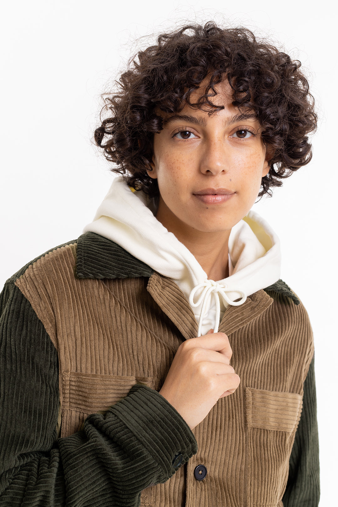 Corduroy jacket made of organic cotton beige / olive