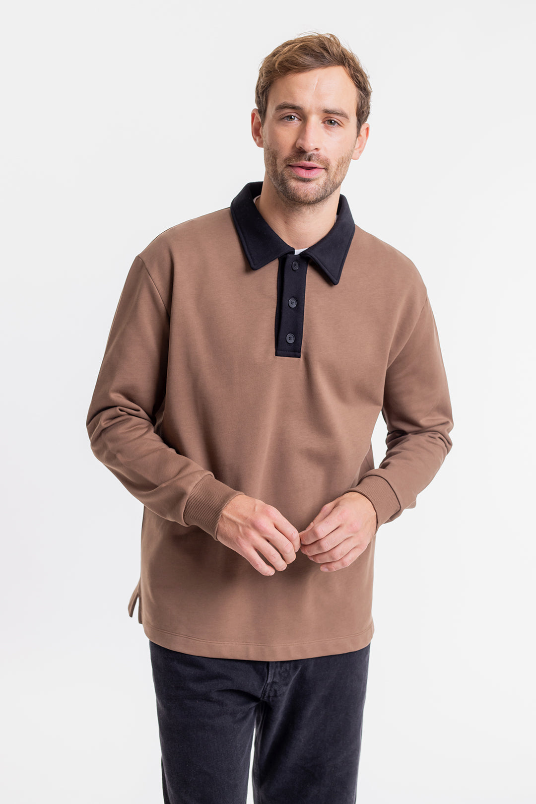 Heavy polo sweatshirt made of organic cotton brown