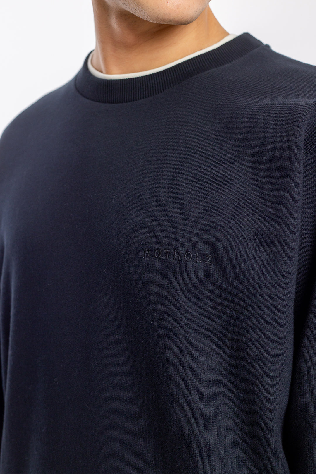 Schwarzer Sweater Logo aus Bio-Baumwolle von Rotholz