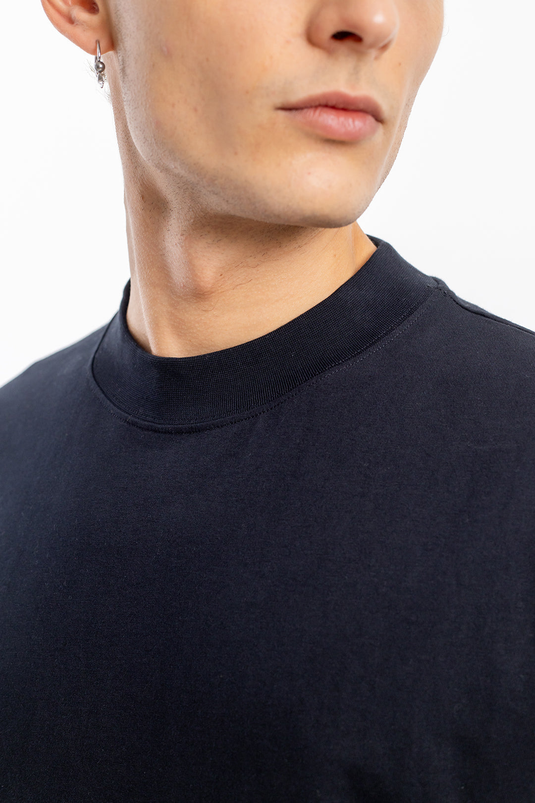 Schwarzes, kurzärmliges T-Shirt aus Bio Baumwolle von Rotholz