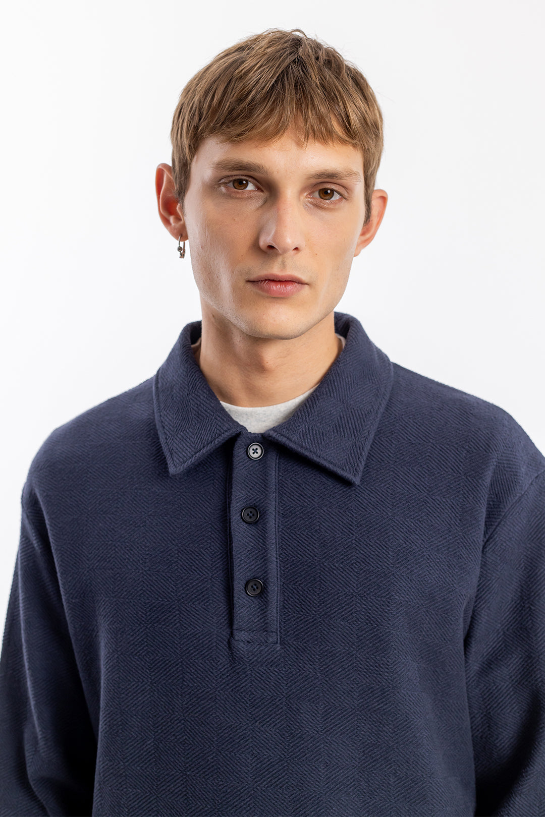 Dunkelblaues, langärmliges Polo Shirt aus Bio-Baumwolle von Rotholz