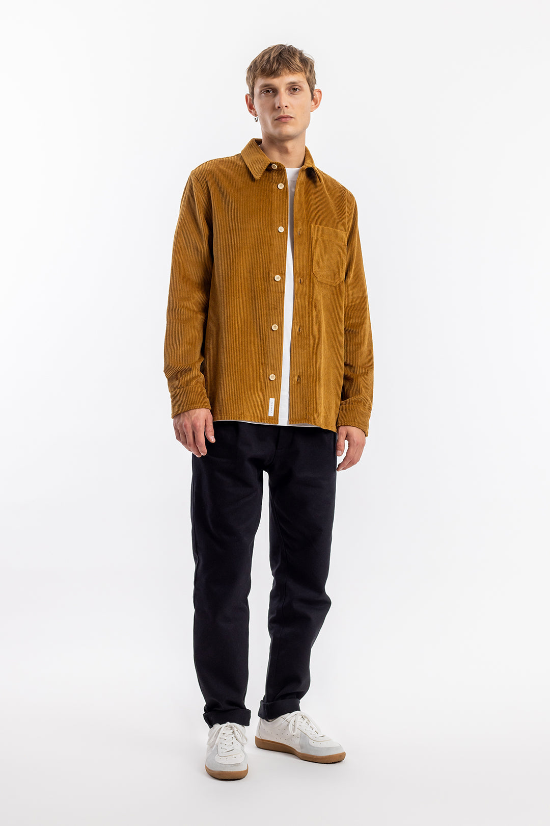 Toffee-colored corduroy shirt made from 100% organic cotton from Rotholz