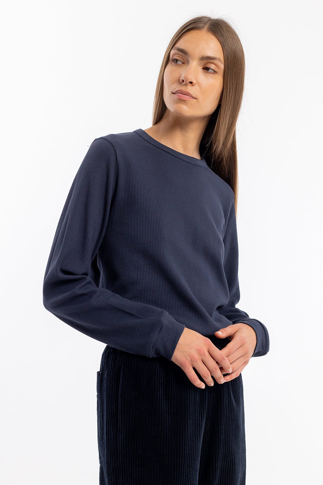 Dark blue, long-sleeved waffle shirt made from 100% organic cotton from Rotholz
