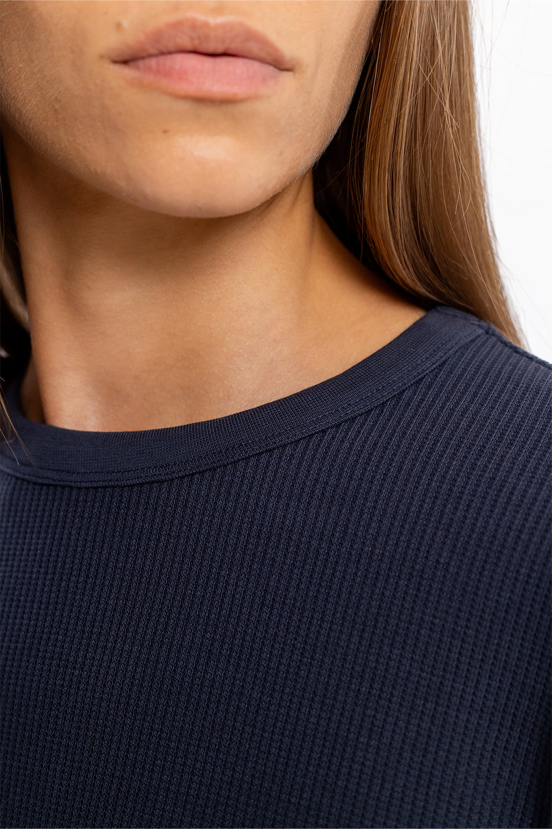 Dark blue, long-sleeved waffle shirt made from 100% organic cotton from Rotholz