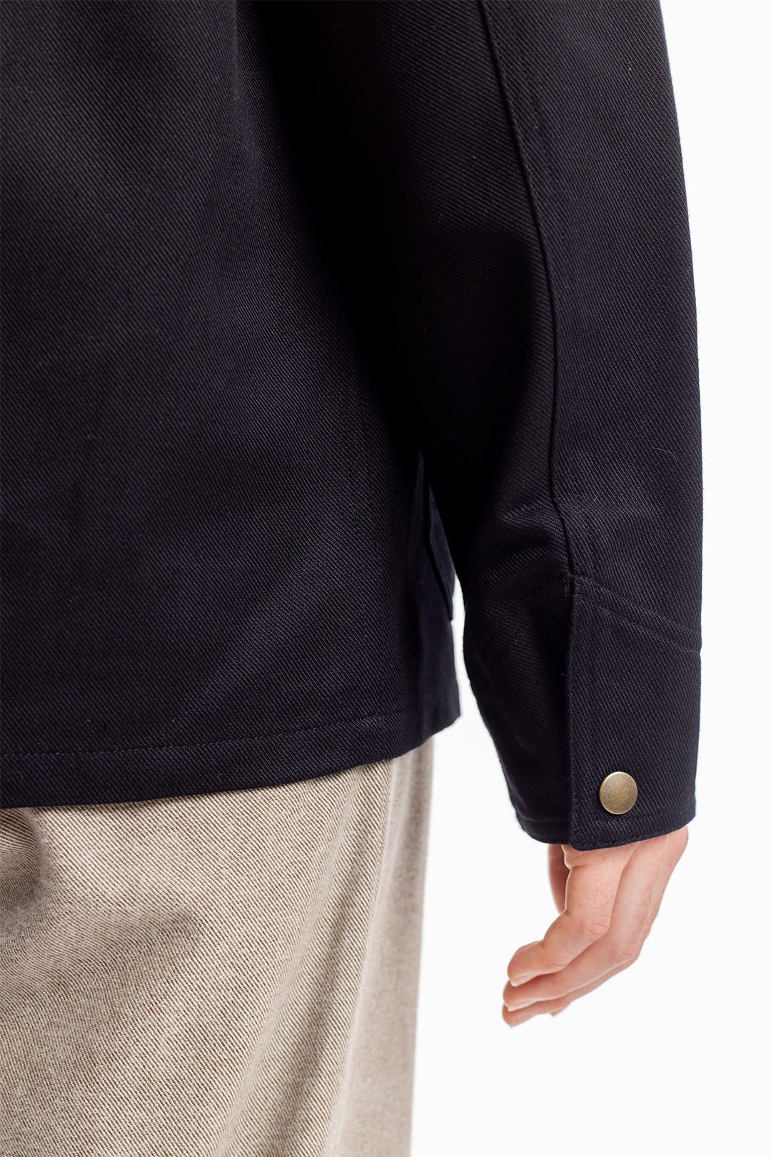 Black, lightweight jacket made from 100% organic cotton from Rotholz
