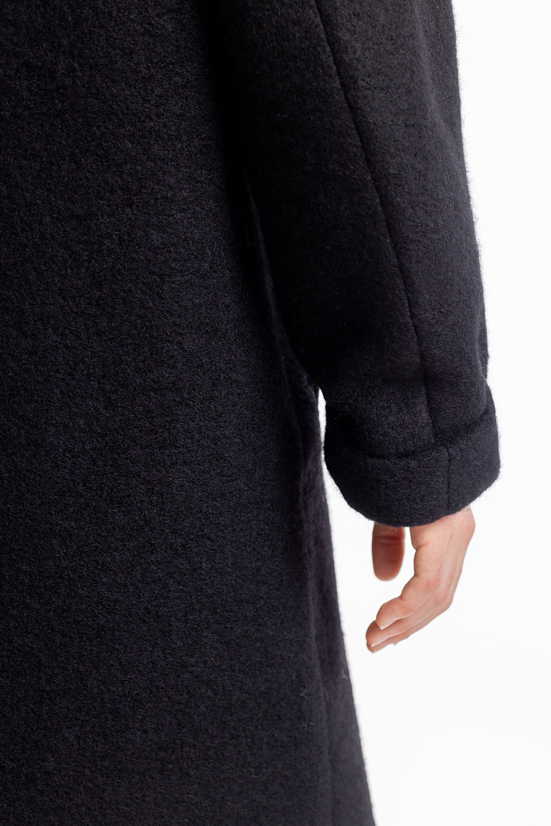 Manteau noir en laine biologique mélangée