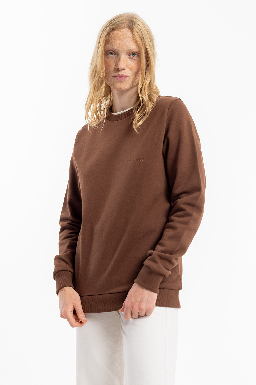 Brown sweater logo made of organic cotton from Rotholz