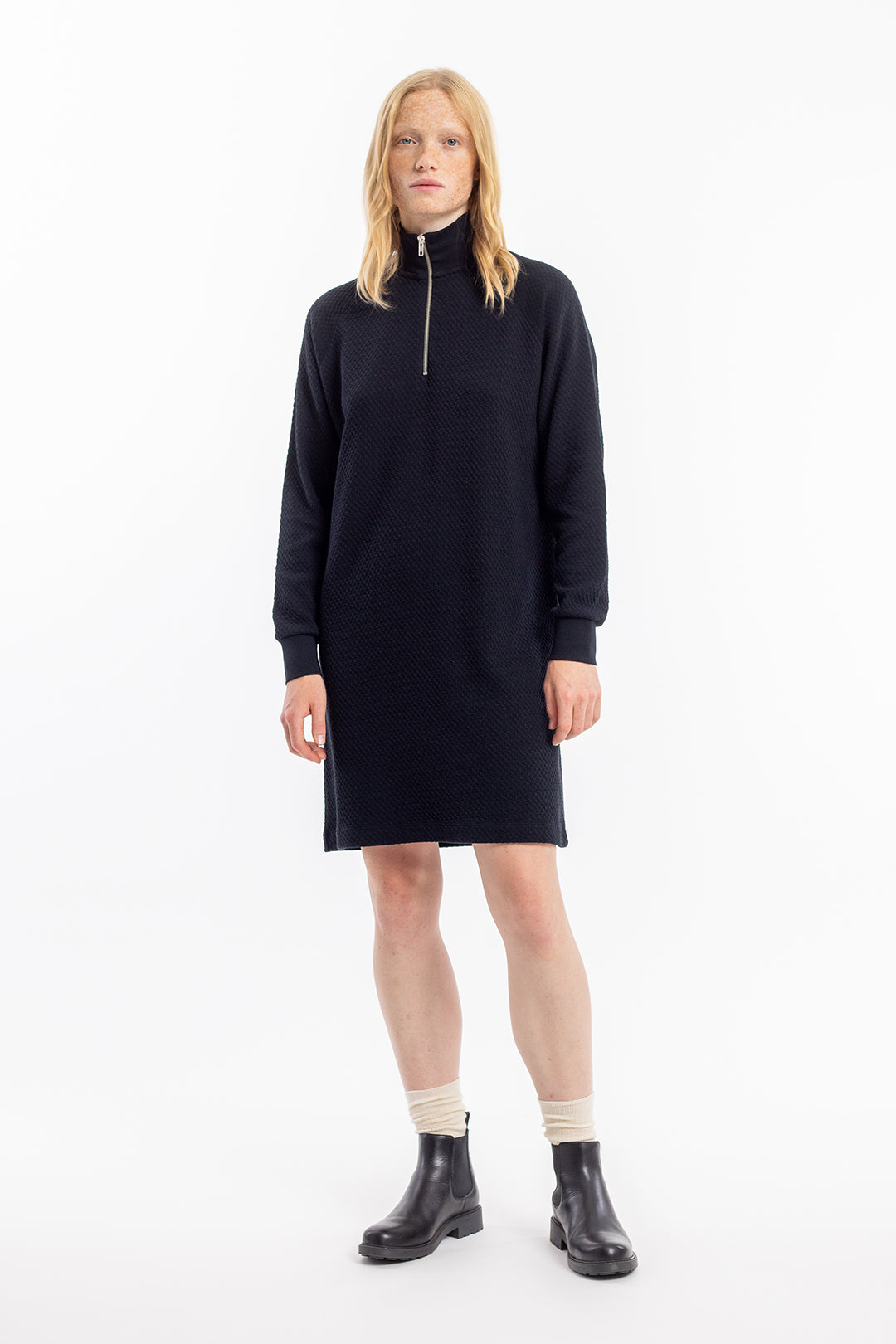 Schwarzes, Sweatshirt-Kleid aus 100% Bio-Baumwolle von Rotholz