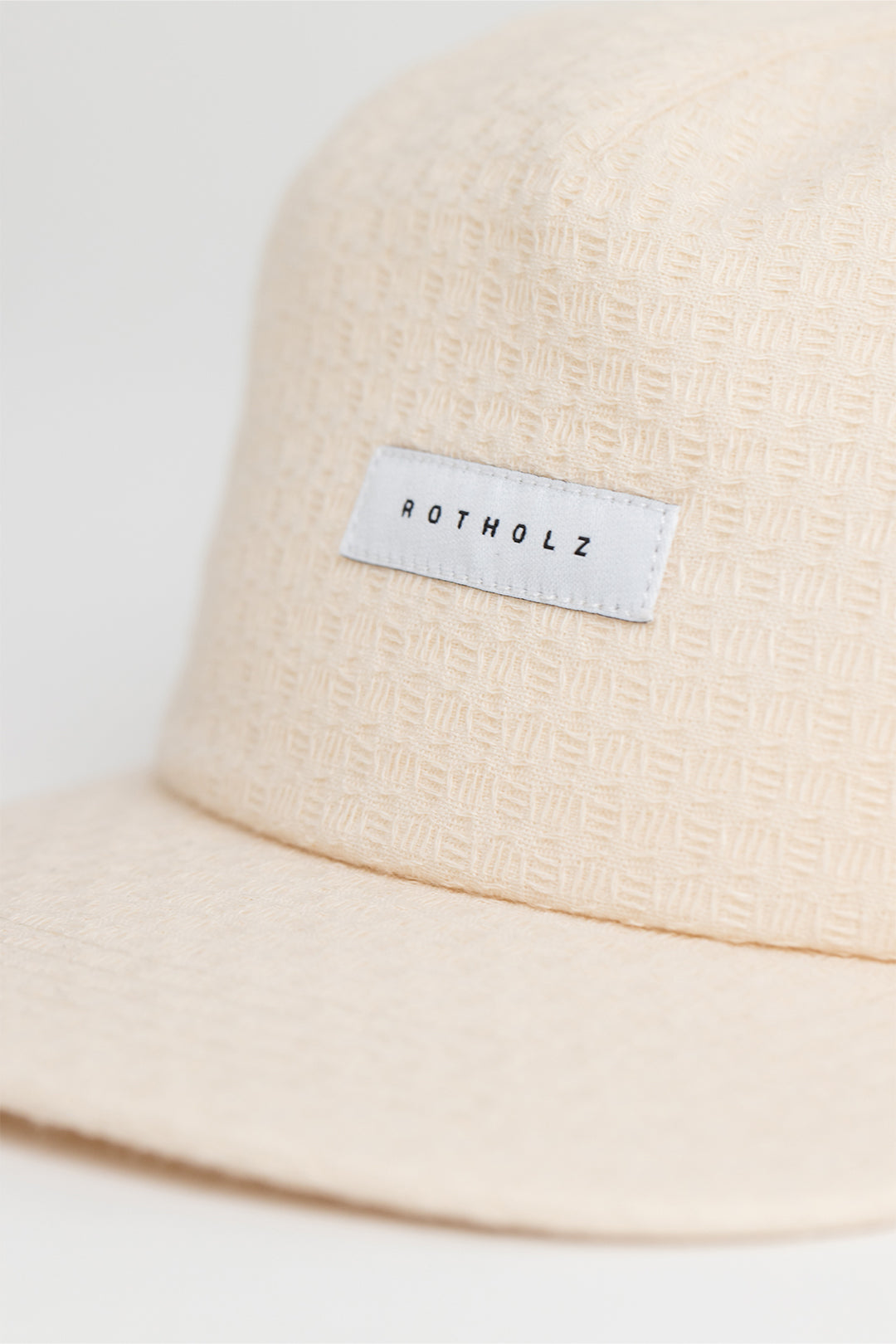 Beige cap floppy made from 100% organic cotton from Rotholz