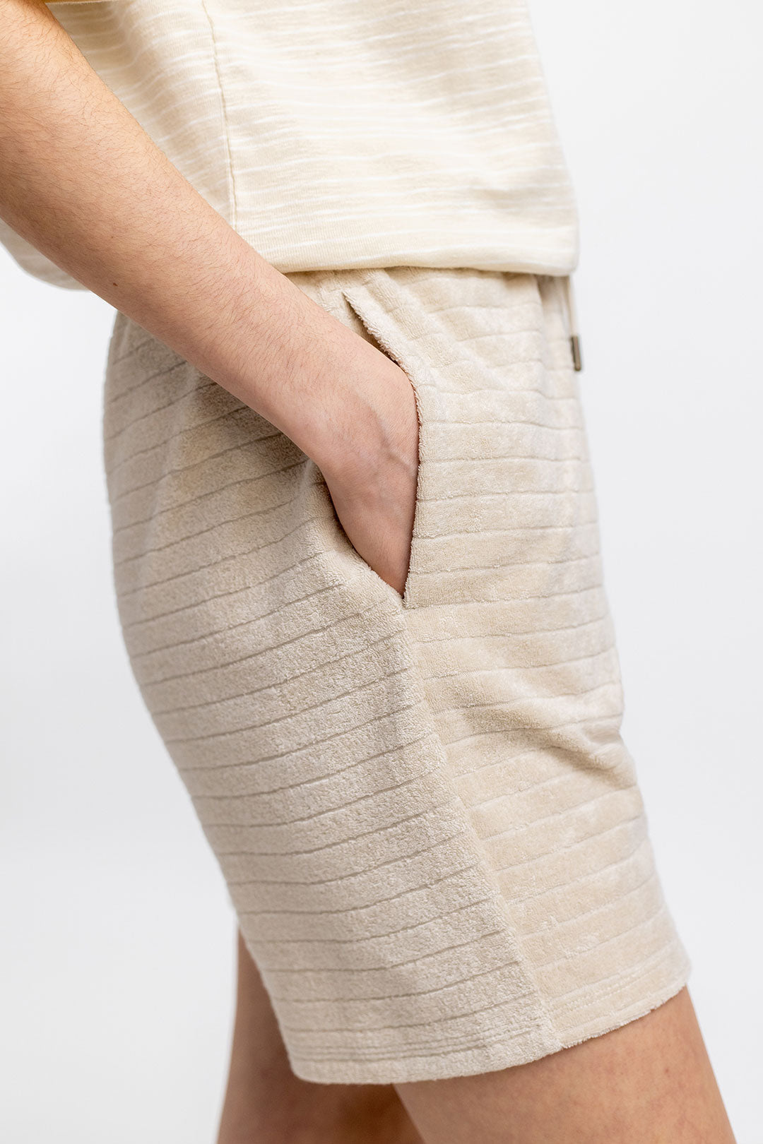 Beige sweatshorts made from 100% organic cotton from Rotholz
