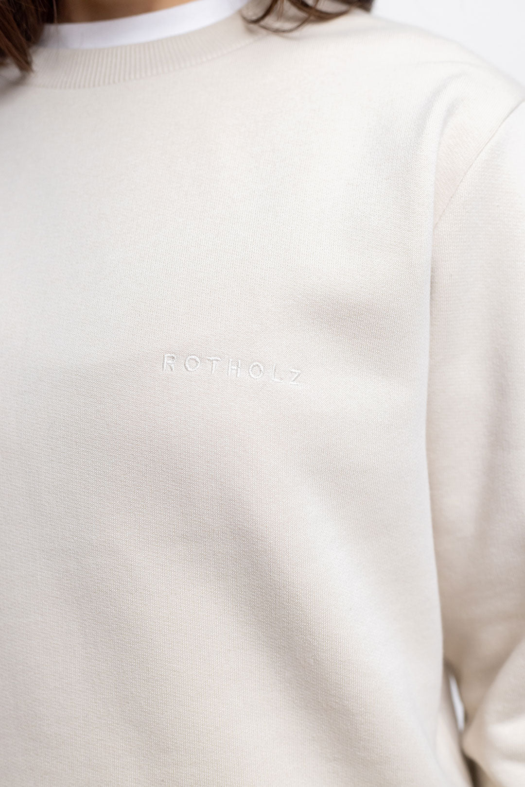 Beige sweatshirt logo made from 100% organic cotton from Rotholz