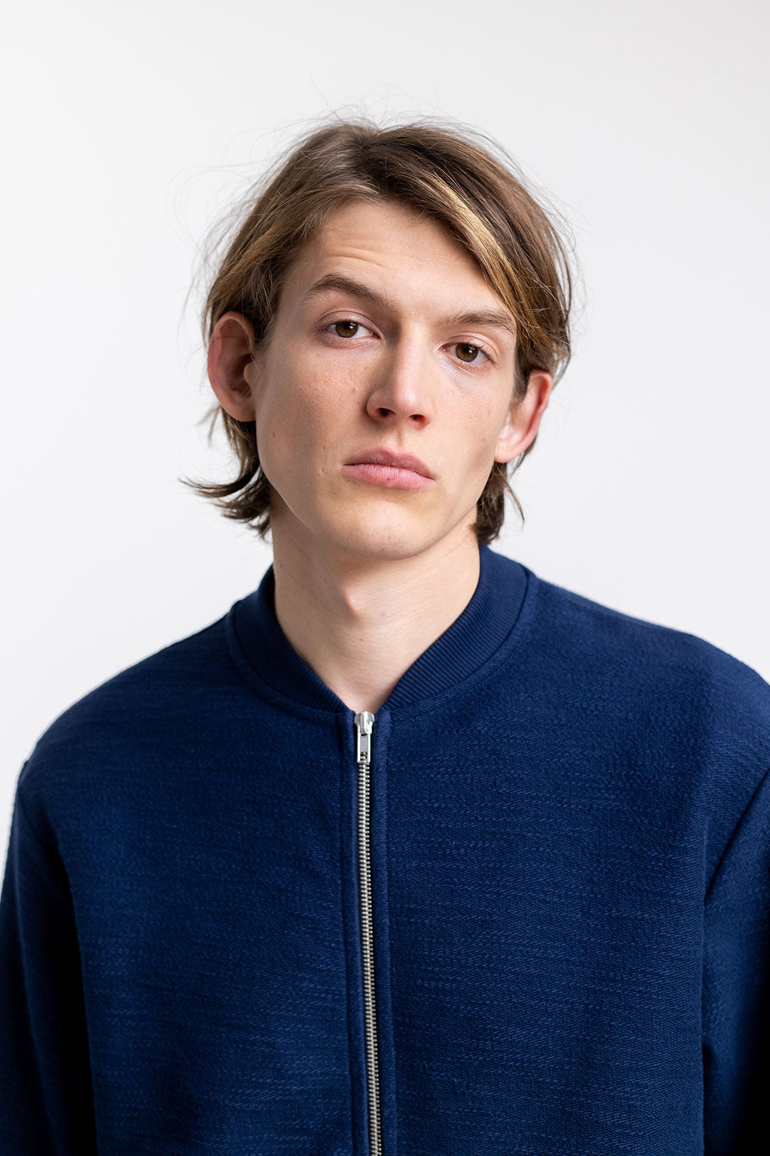 Dark blue bomber jacket made from 100% organic cotton from Rotholz