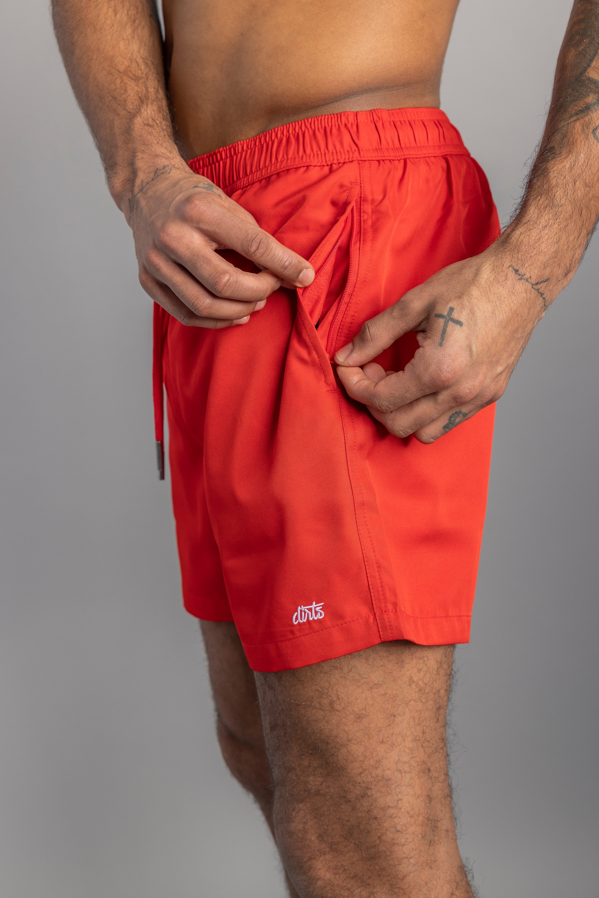 Rote recycelte Swimshorts RPET aus 100% Polyester von DIRTS