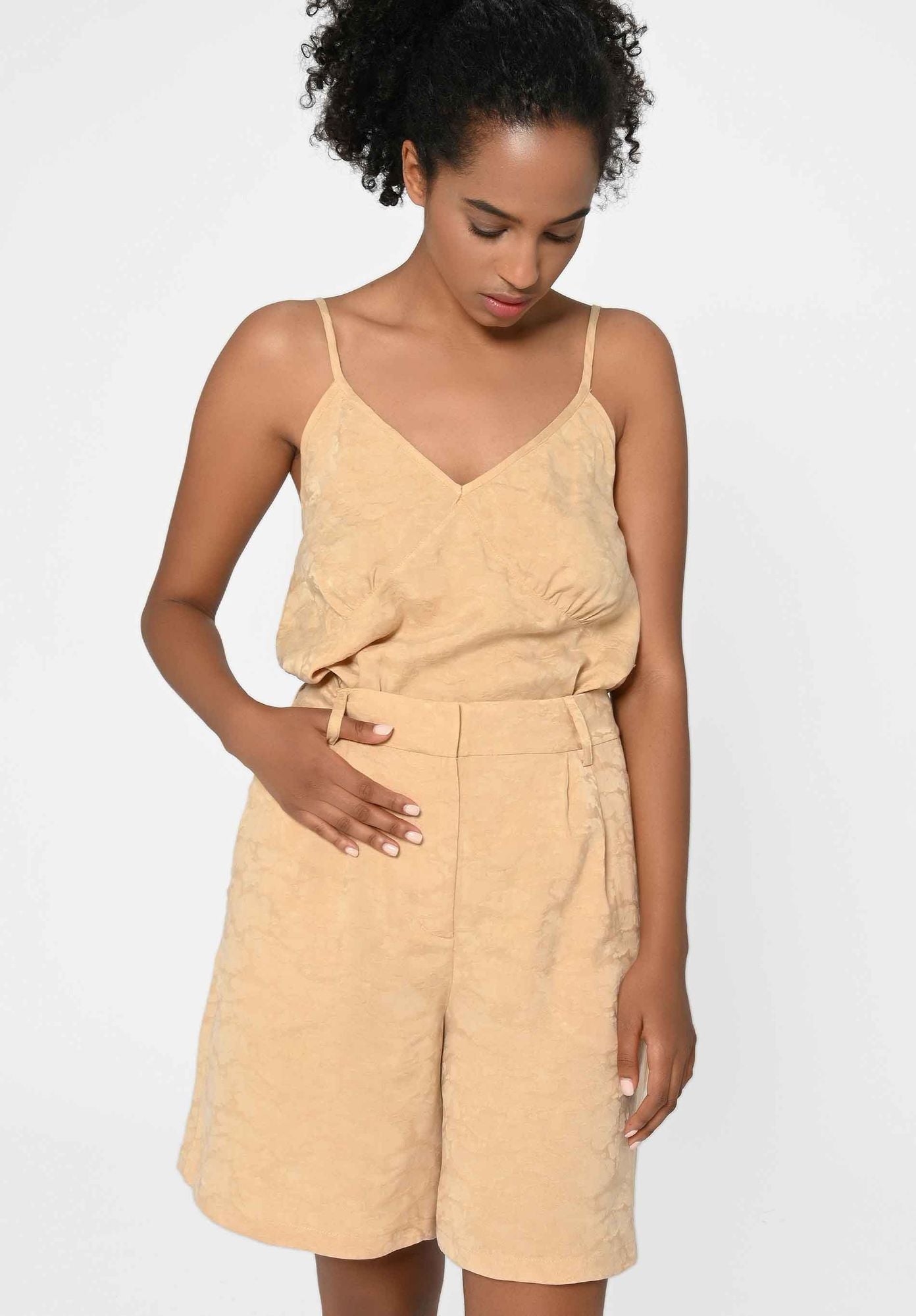 Shorts CABANAA in brown sugar by LOVJOI made from TENCEL™