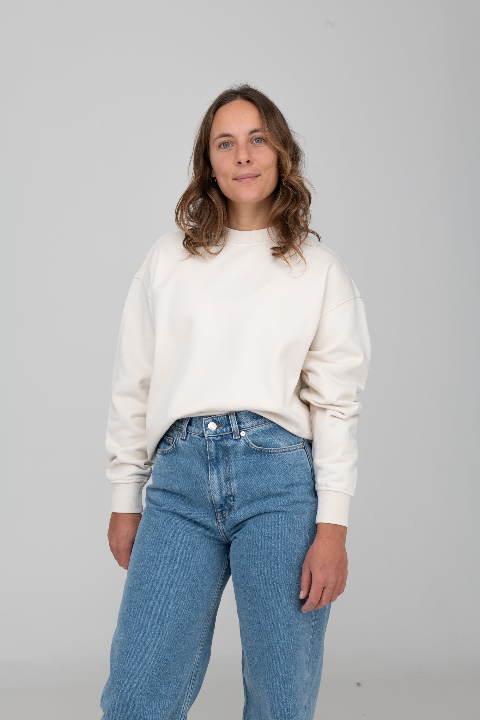 Sweater von SALZWASSER in Off-White an Frau