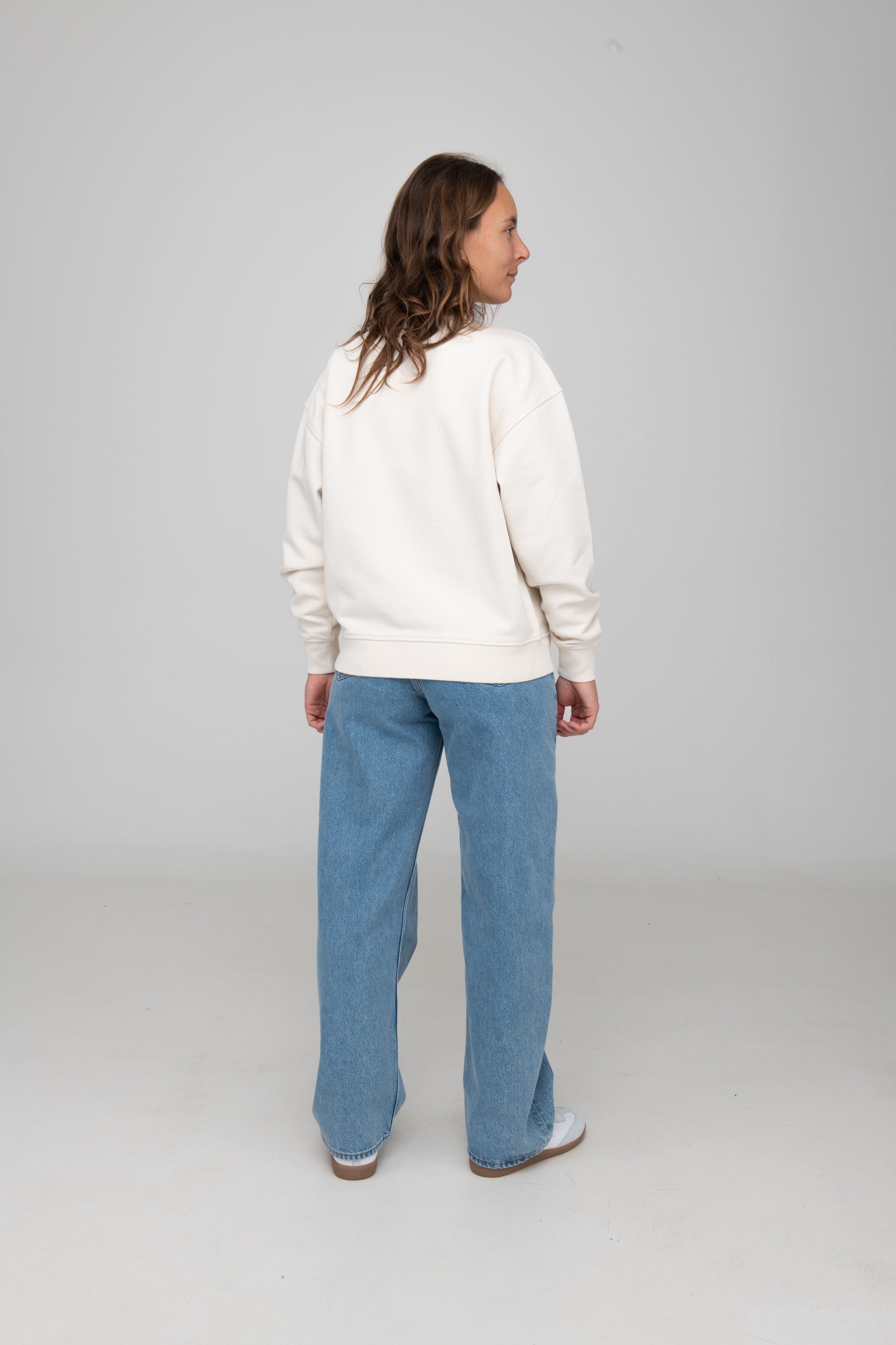 nachhaltiger Sweater von SALZWASSER in Off-White als Loose Fit