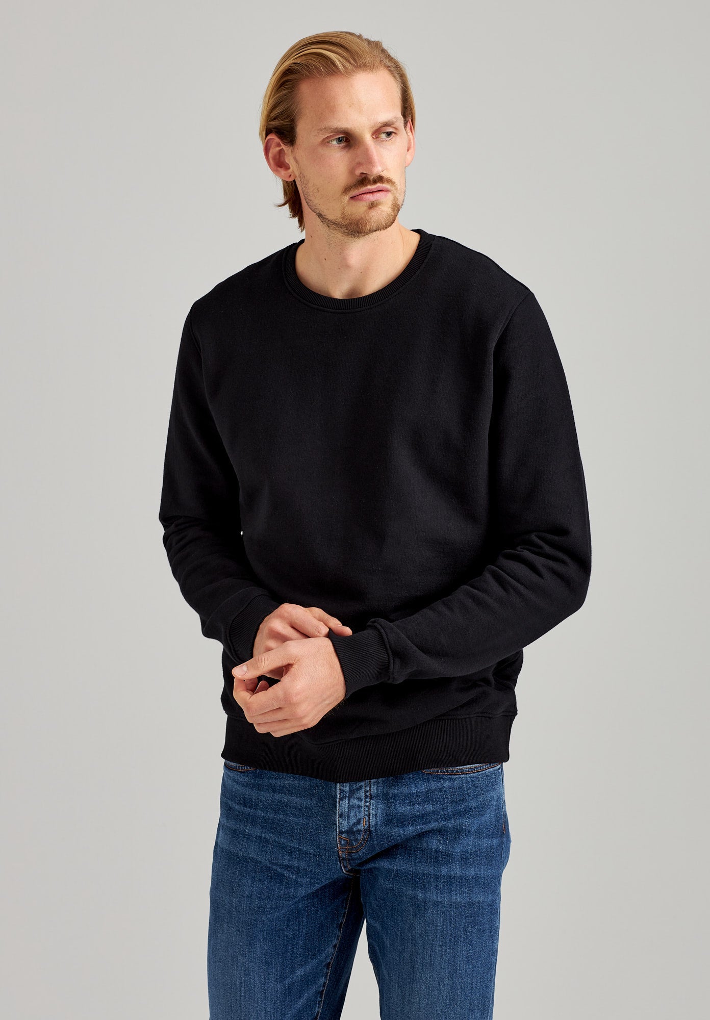 Schwarzer Sweater TT1029 aus 100% Bio-Baumwolle von Thokkthokk Sweater