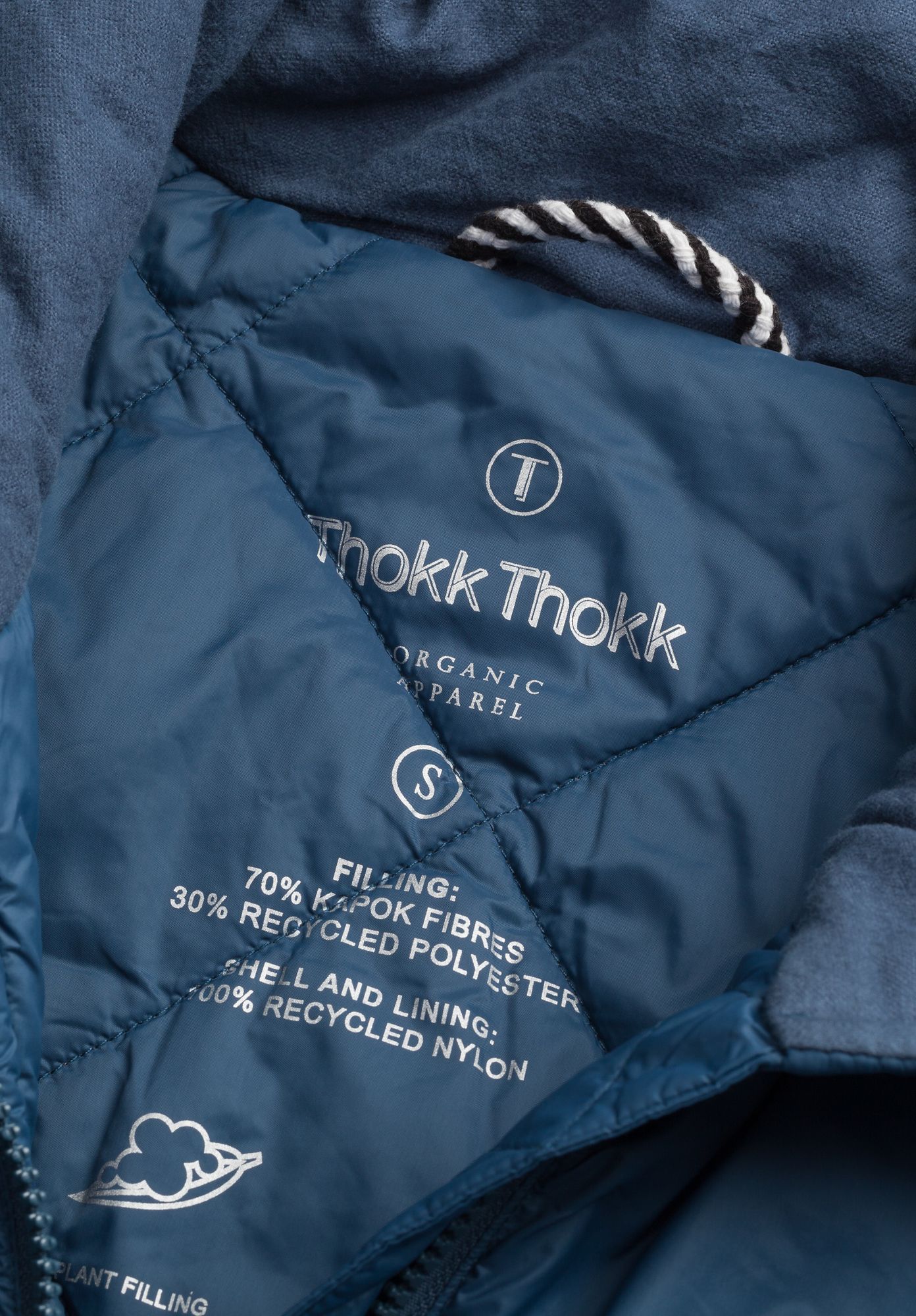 Veste bleue TT2014 en kapok de Thokkthokk