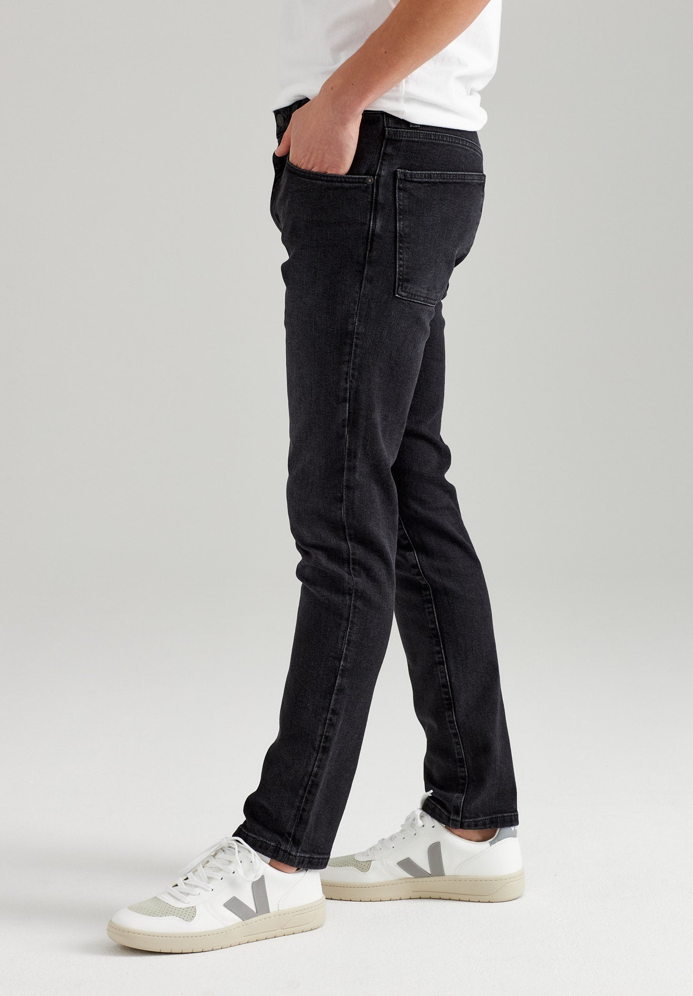 Black trousers TT204 made of organic cotton from Thokkthokk