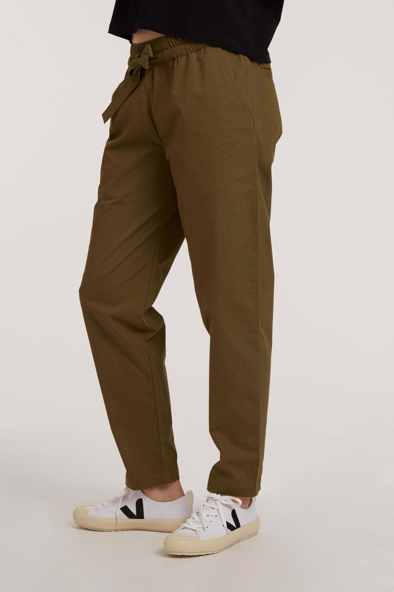 Brown trousers TT61 made of ECOVERO™ by Thokkthokk
