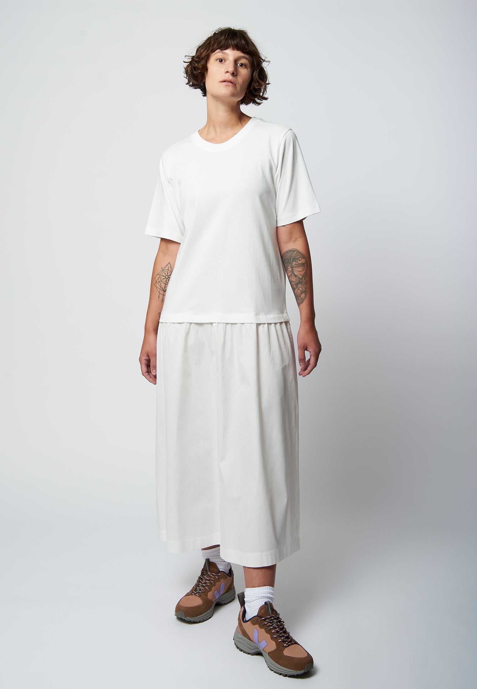 TARA Robe t-shirt longue en blanc