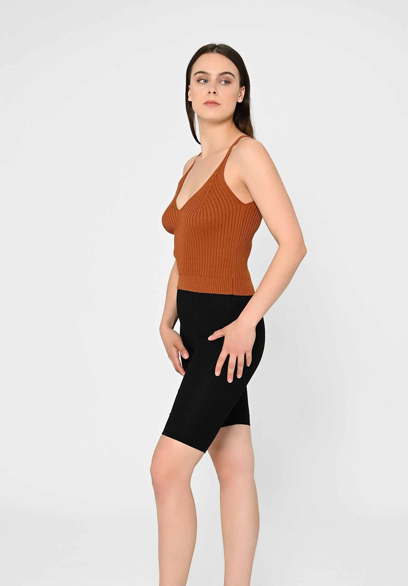Top GAGAT in dark amber by LOVJOI made from organic cotton