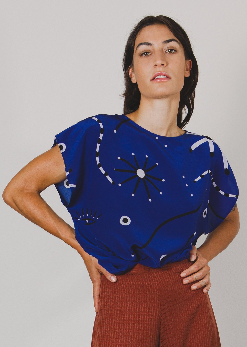 Ninette top in blue made of silk
