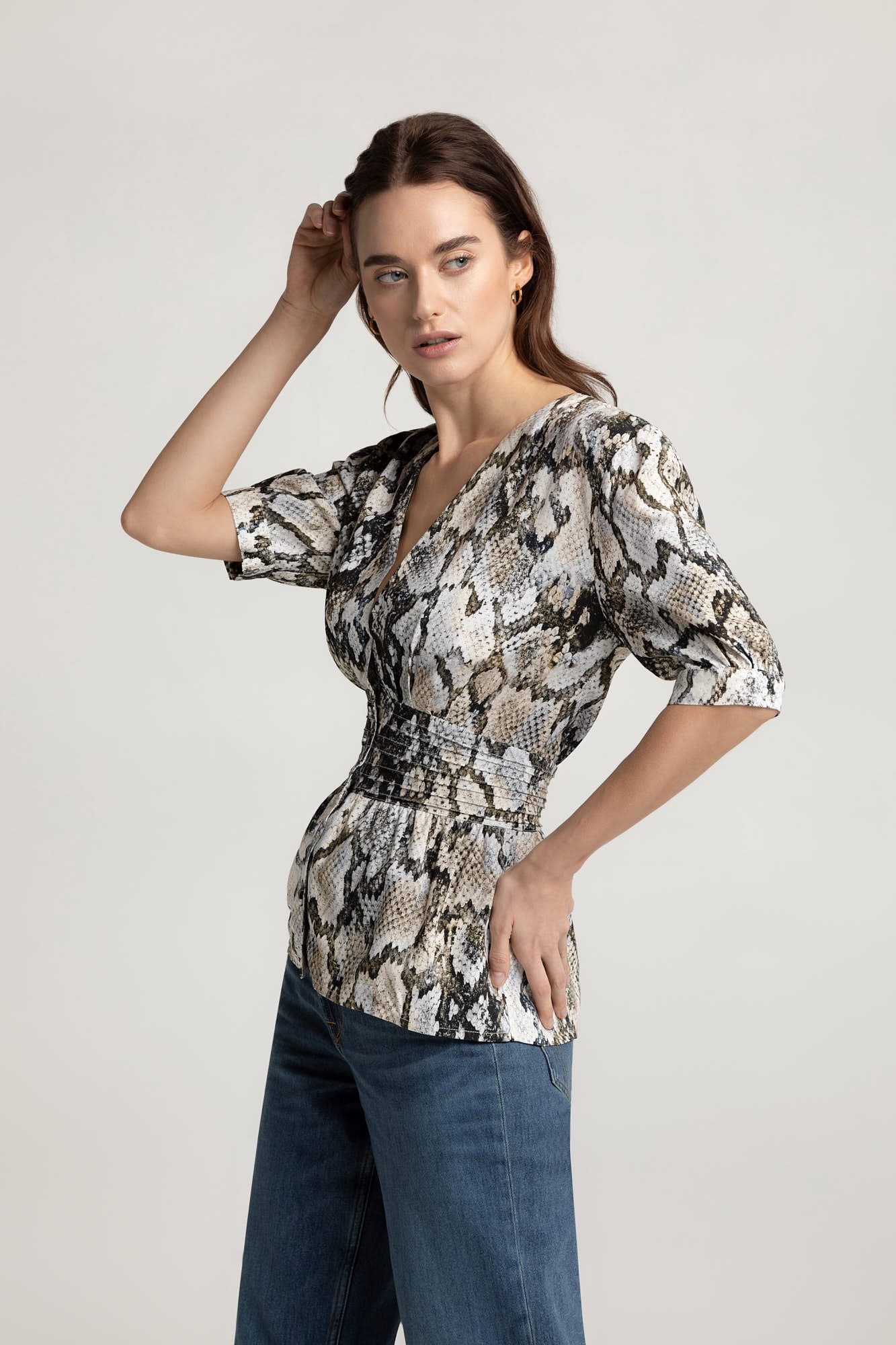 Blouse LILLMOR in animal print by LOVJOI made from Ecovero™
