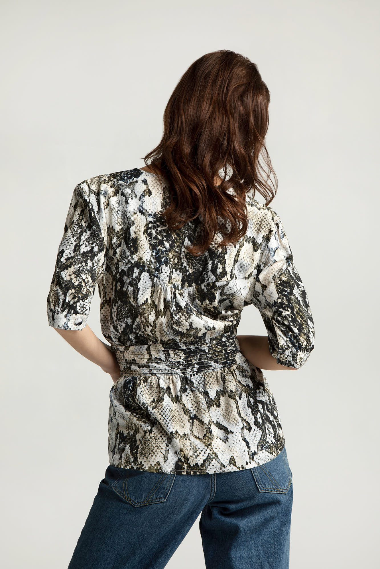 Blouse LILLMOR in animal print by LOVJOI made from Ecovero™