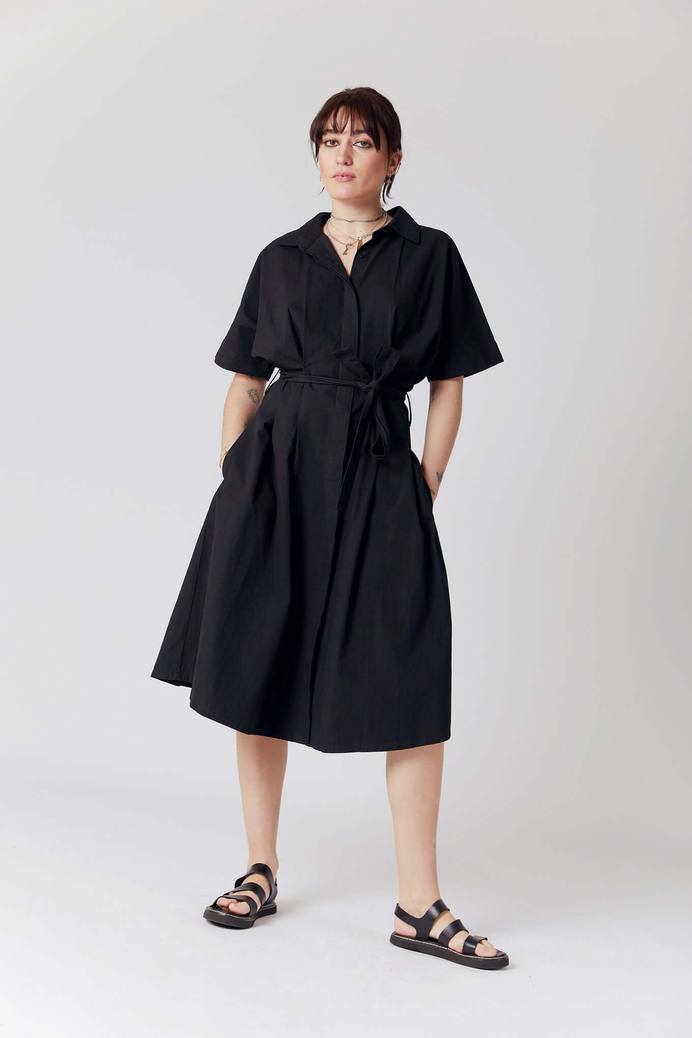 Schwarzes Kleid ASHES aus 100% Bio-Baumwolle von Komodo