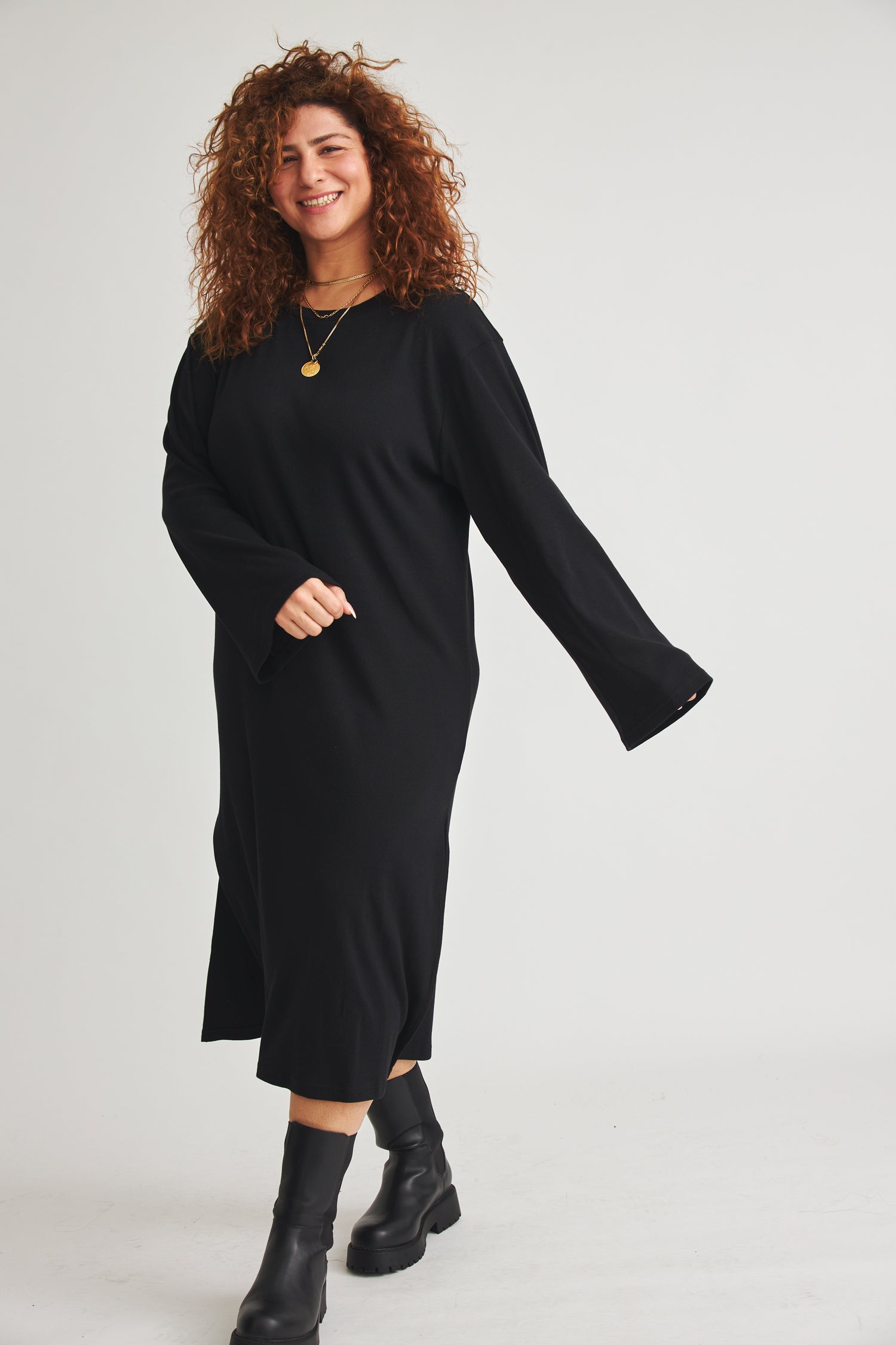Robe Becca noire en coton biologique de Baige the Label