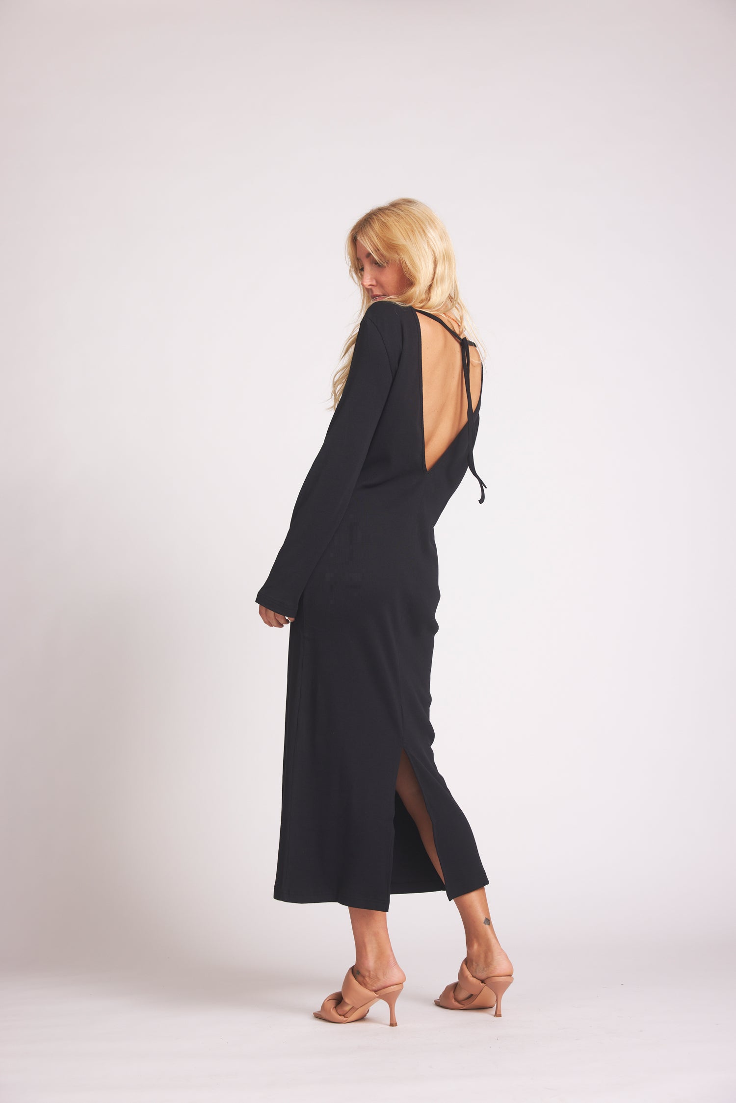 Schwarzes Kleid Bina aus Bio-Baumwolle von Baige the Label