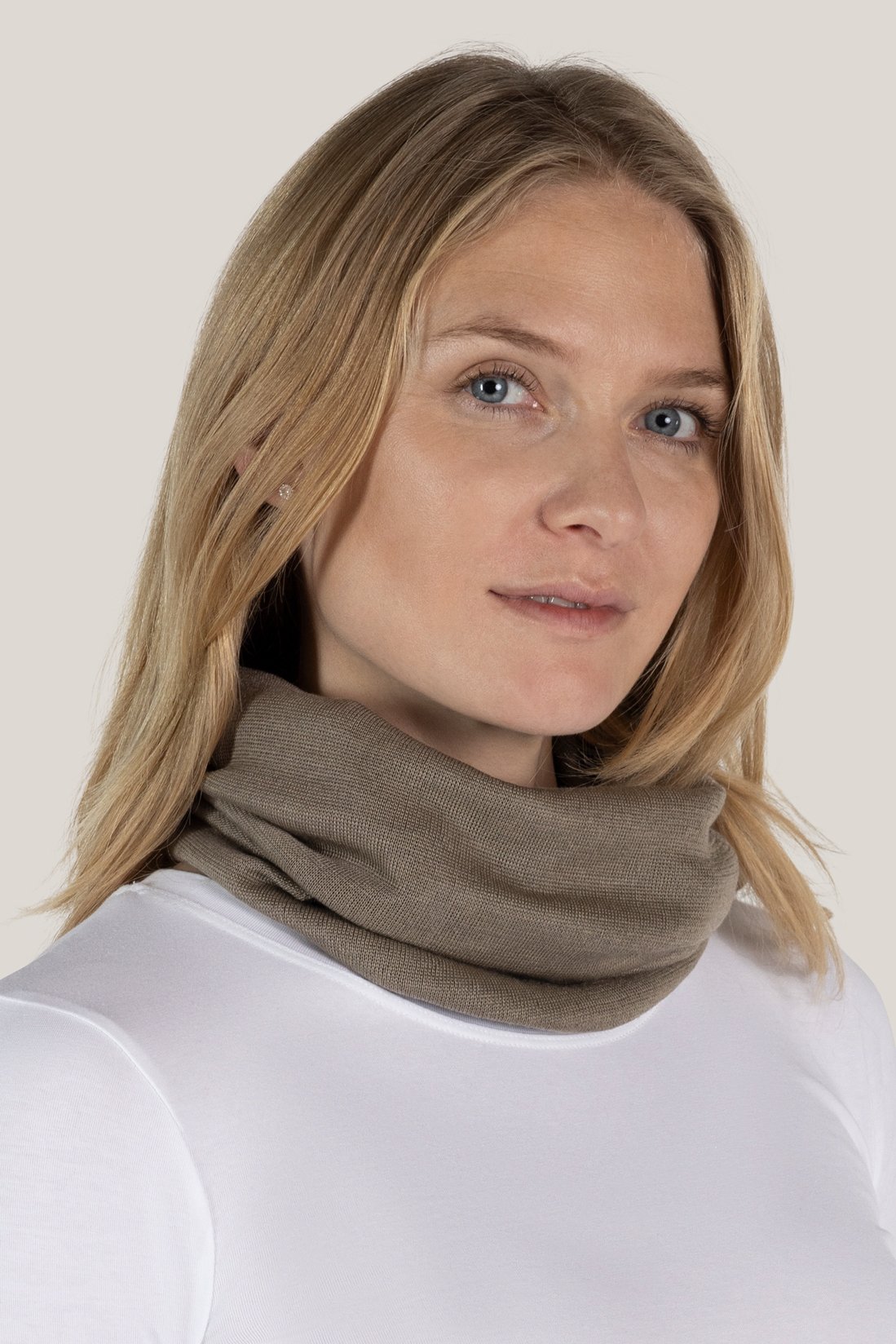 Neck warmer unisex made of Merino and Tencel in beige from Tidløs