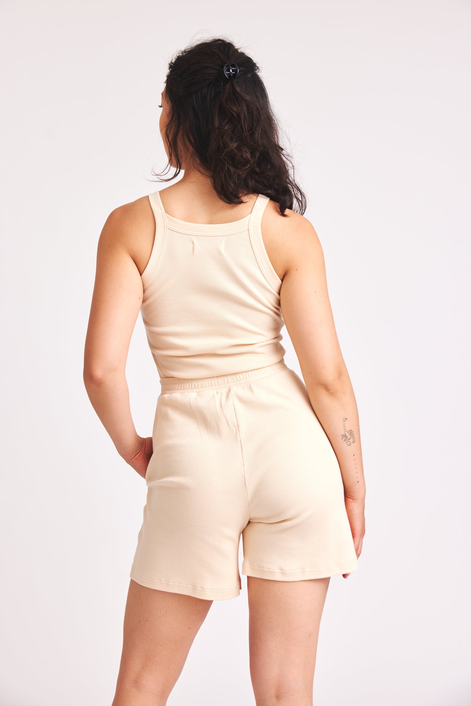 Natural-colored Betti shorts made of organic cotton from Baige the Label