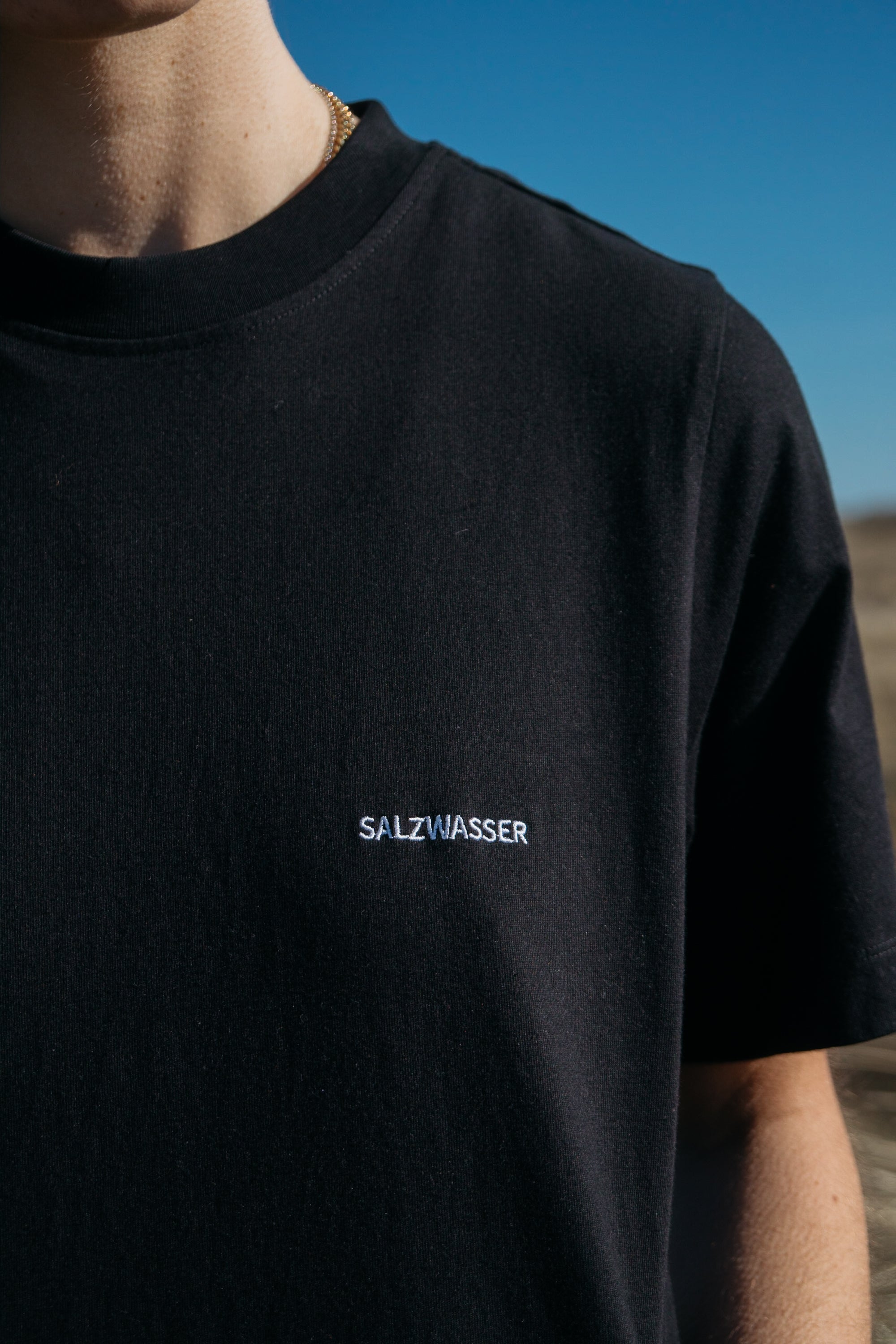 T-shirt dress Sol Black made of organic cotton from Salzwasser