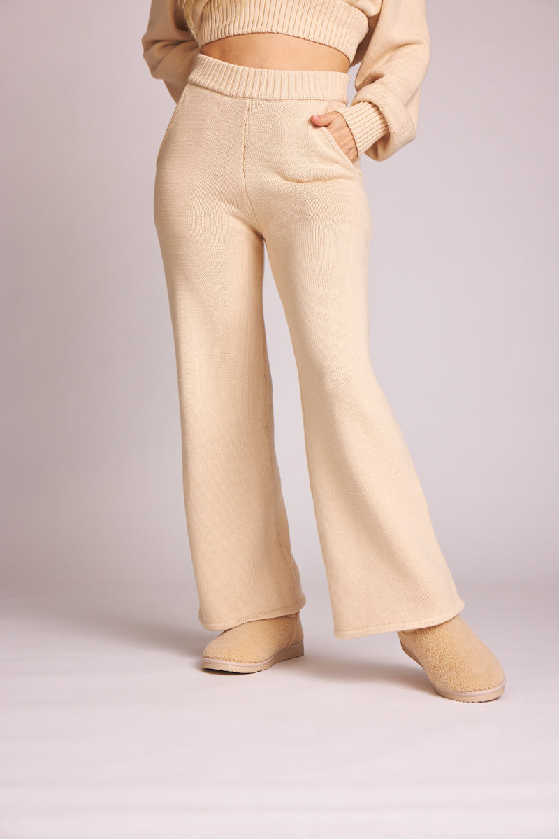 Natural colored knitted trousers Charlie made from 100% organic cotton by Baige the Label