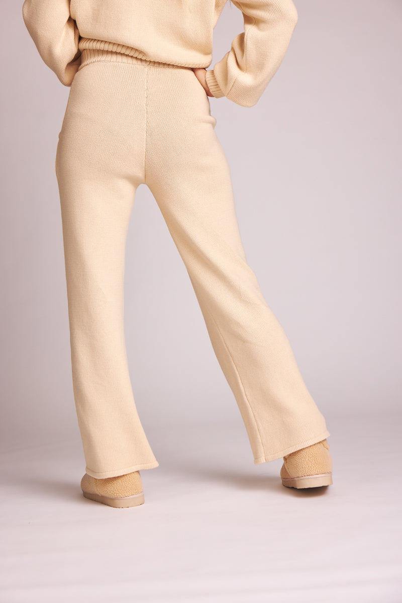 Natural colored knitted trousers Charlie made from 100% organic cotton by Baige the Label