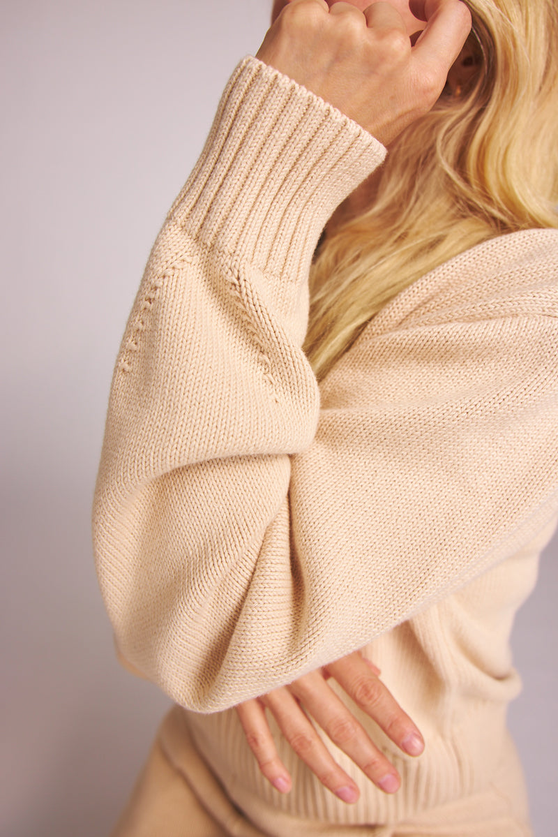 Pull tricoté de couleur naturelle Cara en coton 100% biologique de Baige the Label