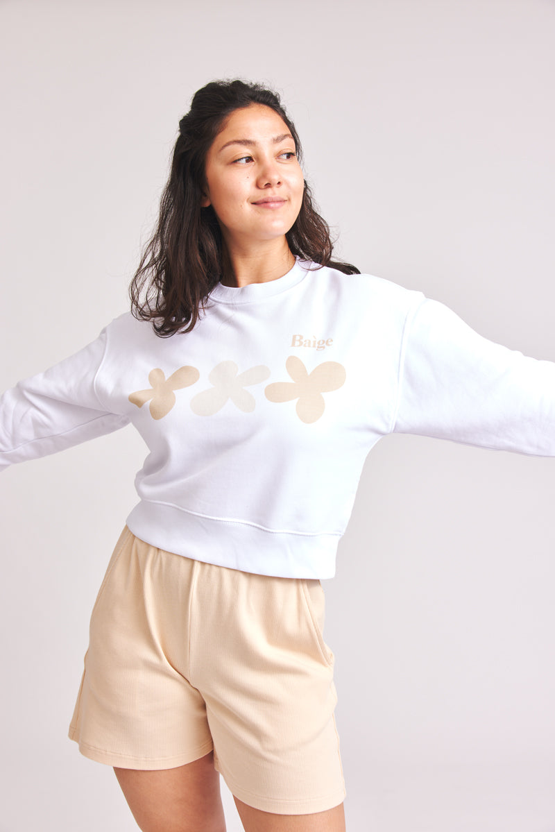 White sweatshirt Baìge Flower made from 100% organic cotton by Baige the Label