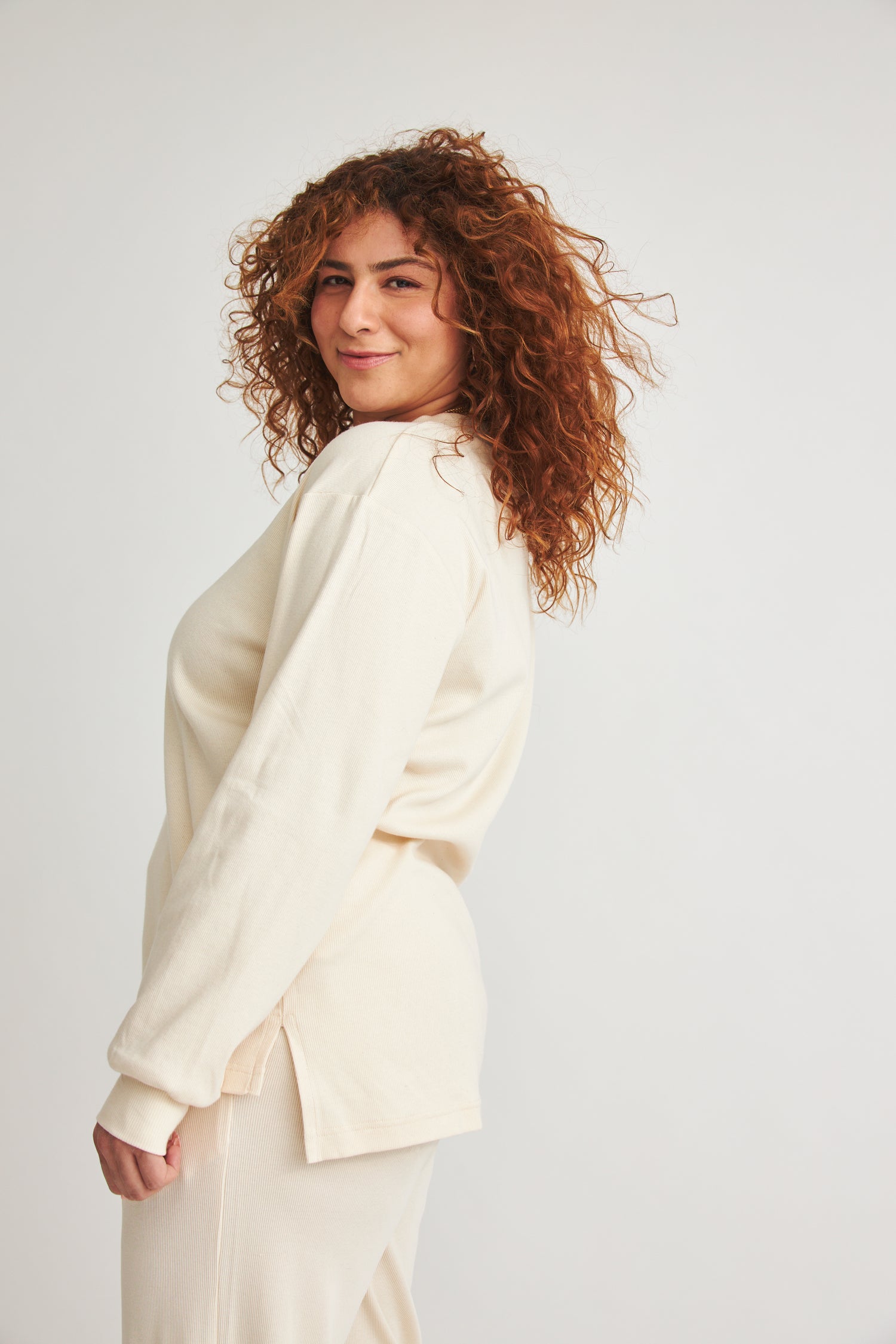 Natural-colored Bex sweatshirt made of organic cotton from Baige the Label