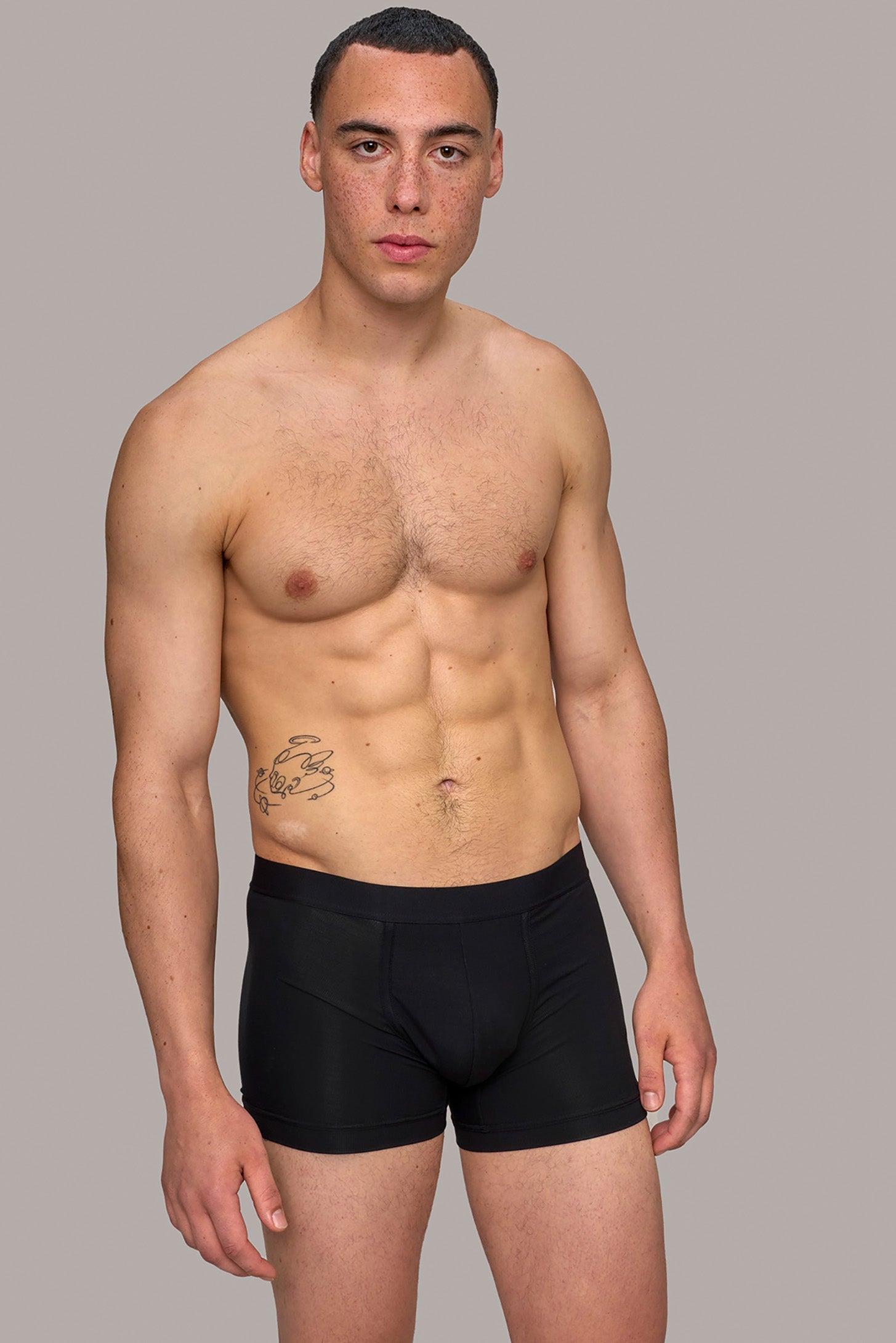 Boxerbrief / Unterhose mit neuem Bund in schwarz aus natürlichem MicroModal von moi-basics
