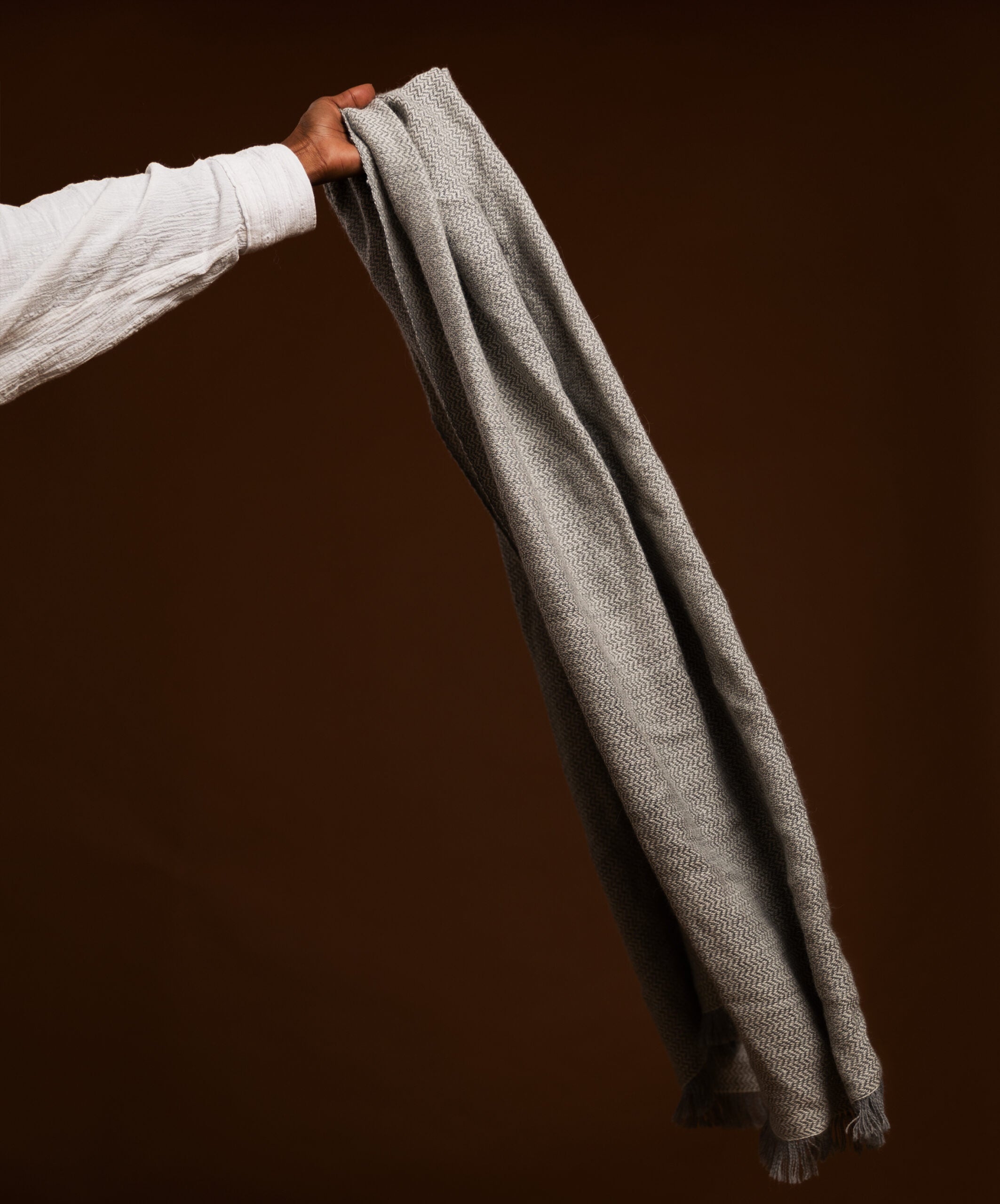 Gray scarf Amalia made from 100% baby alpaca by Verdonna